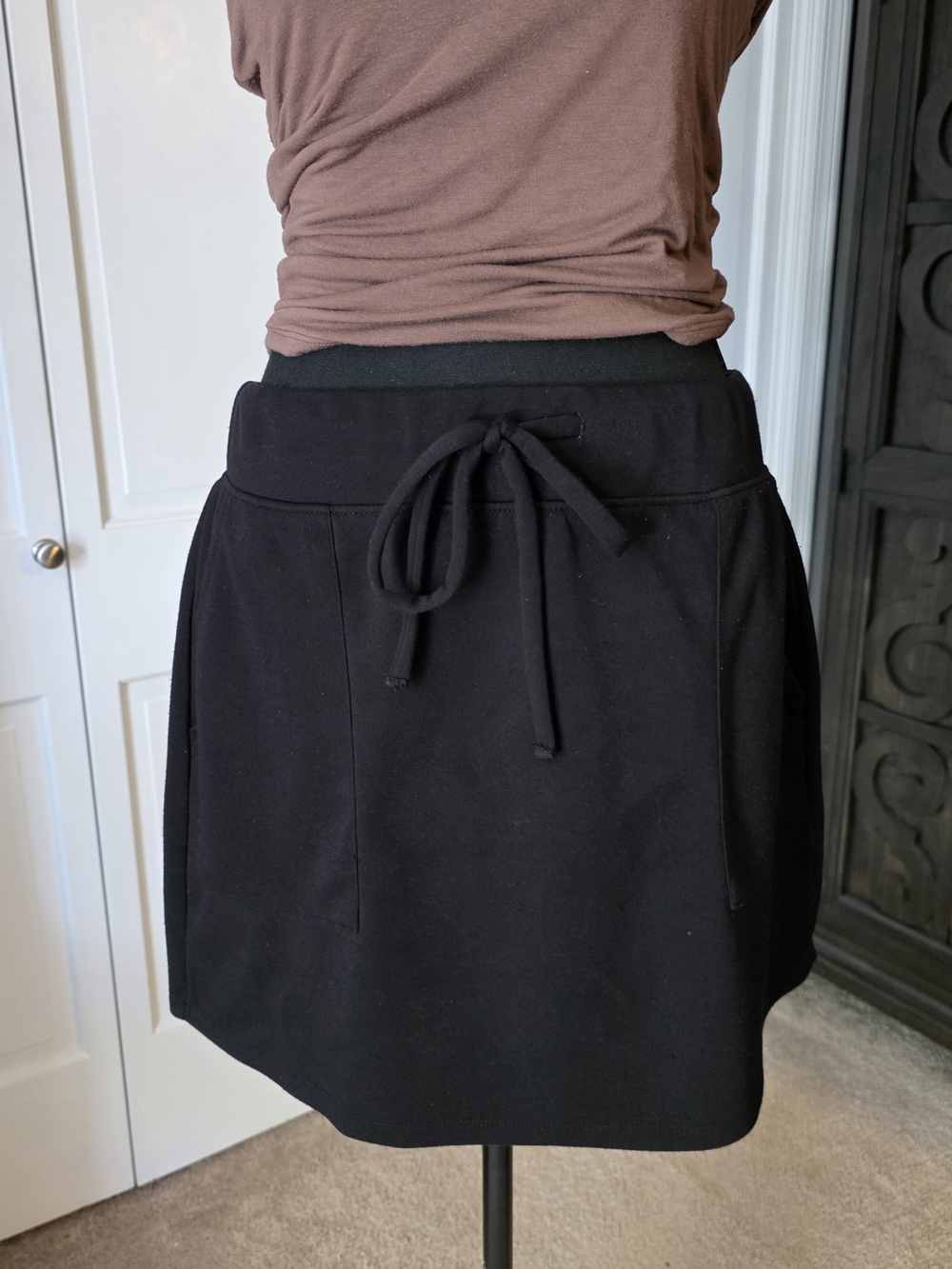 Gaiam Black Skort Skirt with Built In Shorts Athletic Tennis Skirt Size Large